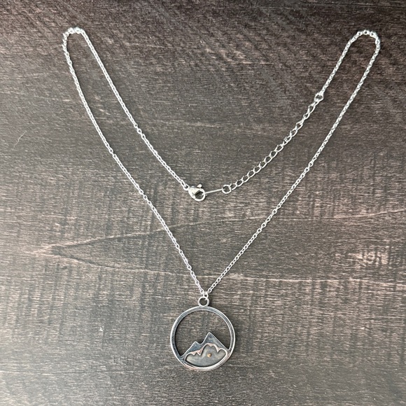 Jewelry - Silver Mountain Pendant Necklace